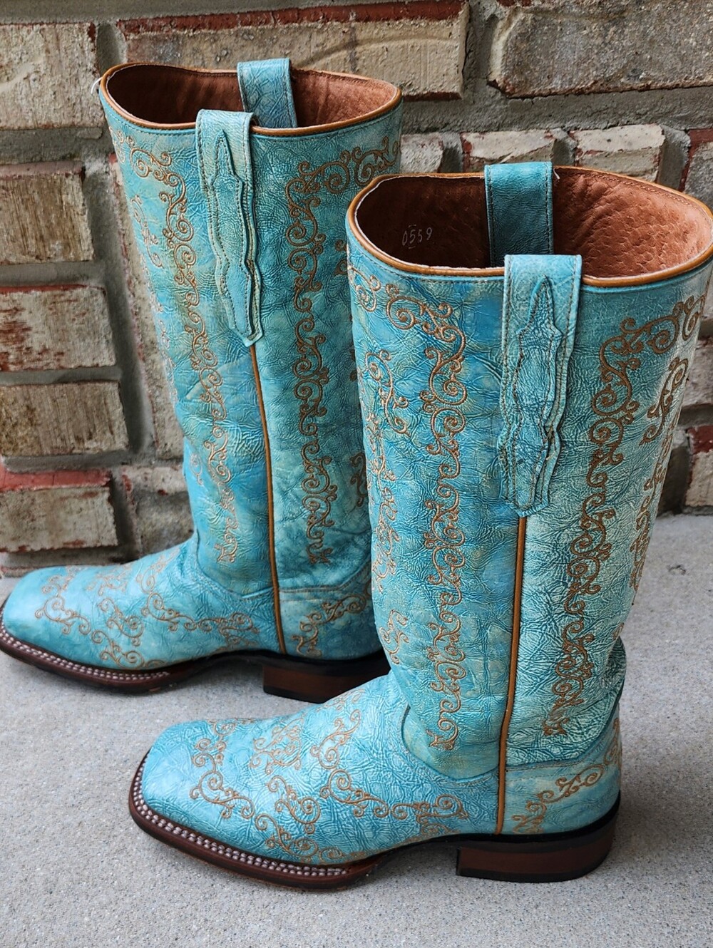 Dab Post Cowgirl Certified Boots - Picture 9 of 12